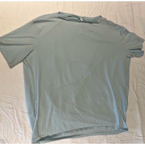 Lululemon Back in Action T Shirt - Picture 1 of 4